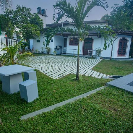 Villa 6070 Galle Exterior photo